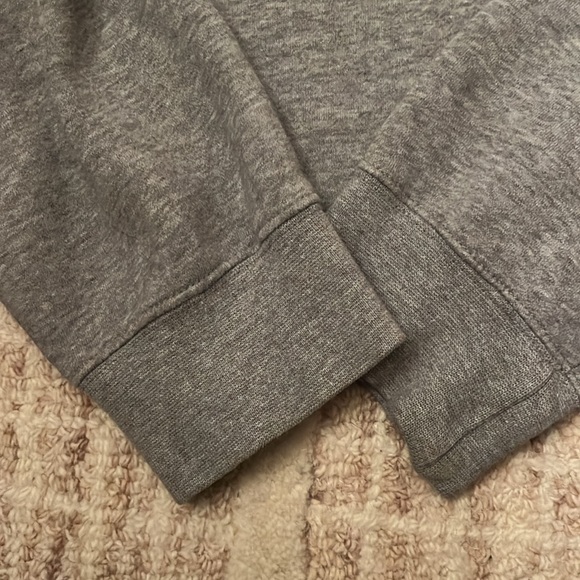 Cropped Gray Nike Crewneck - Picture 5 of 11